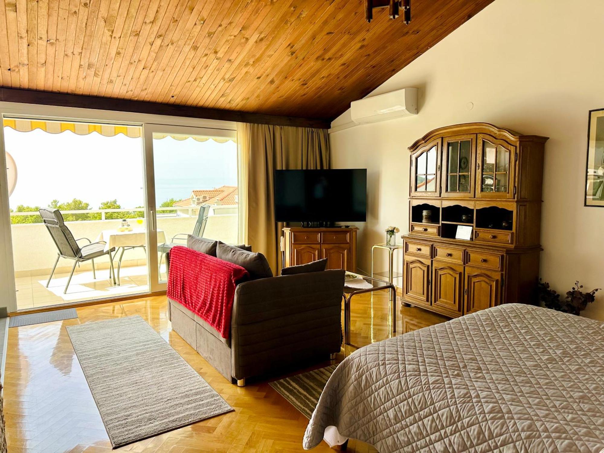 Penthouse Studio With Sea View Makarska Exterior photo