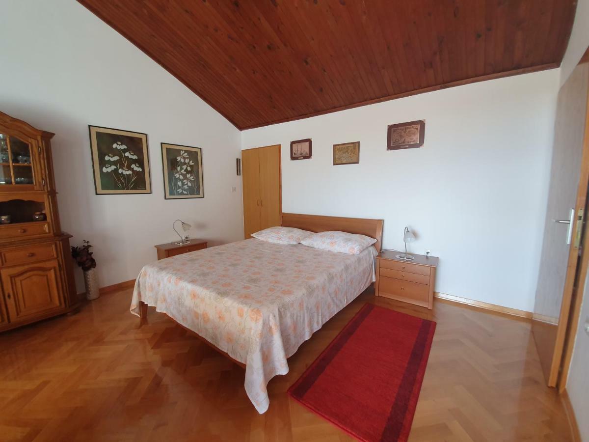 Penthouse Studio With Sea View Makarska Exterior photo