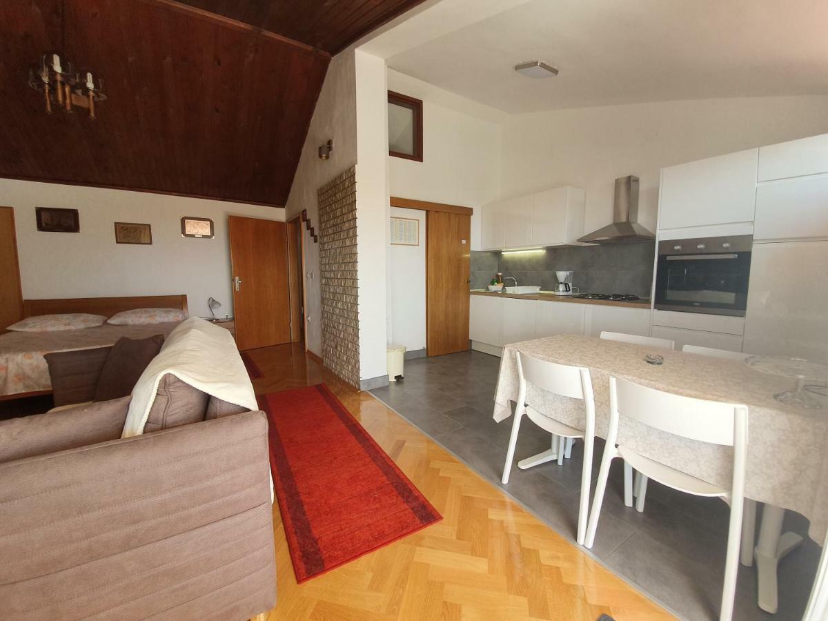 Penthouse Studio With Sea View Makarska Exterior photo
